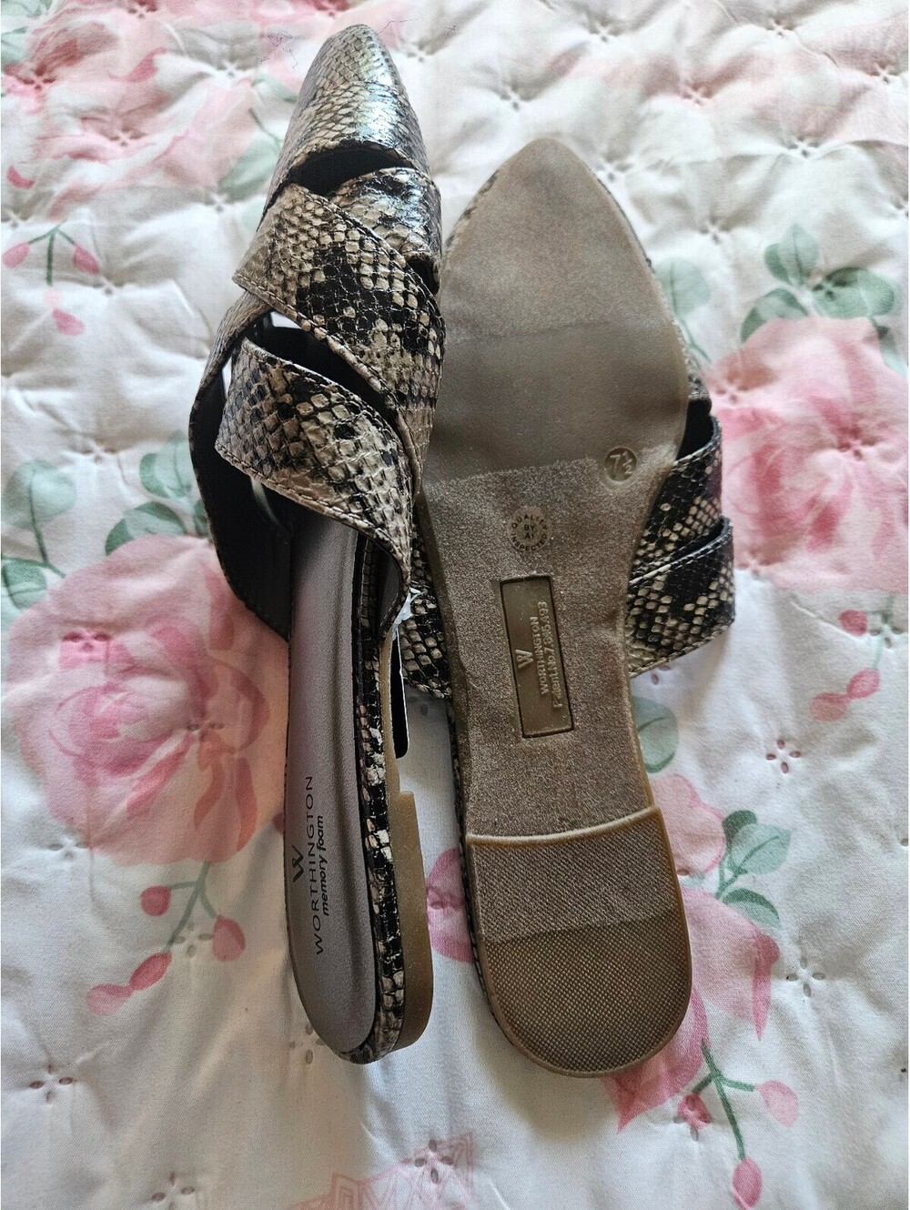 Worthington Women's Snake Print Memory Foam Slip-On Flats Size 7.5 - Picture 4 of 6